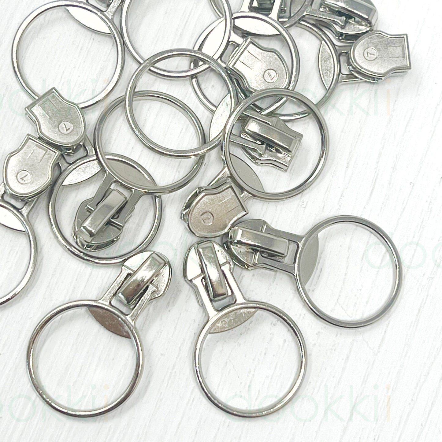 Round Zip Sliders - 6mm/No.5