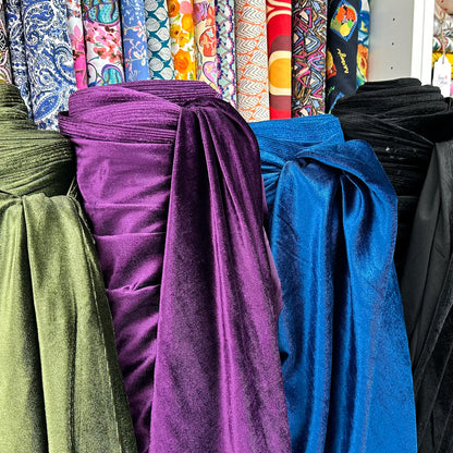 Stretch Velvet - Black - 1M Remnant